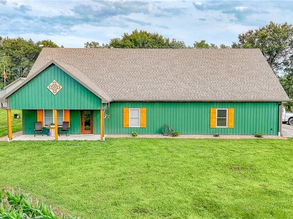 18306 Ozark Ln, Higginsville, MO 64037