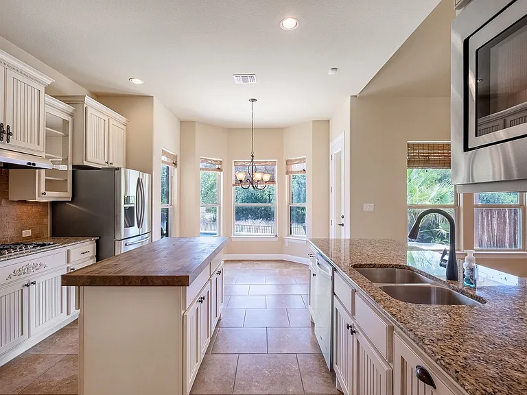 2921 Desert Candle Dr — Photo 14
