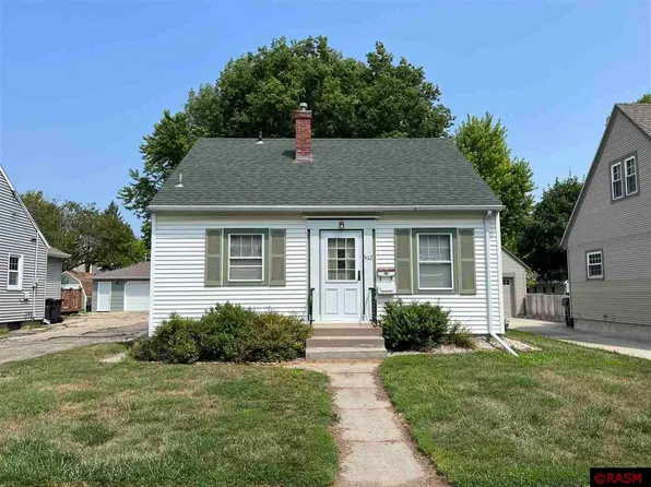 512 Garfield Ave, North Mankato, MN 56003
