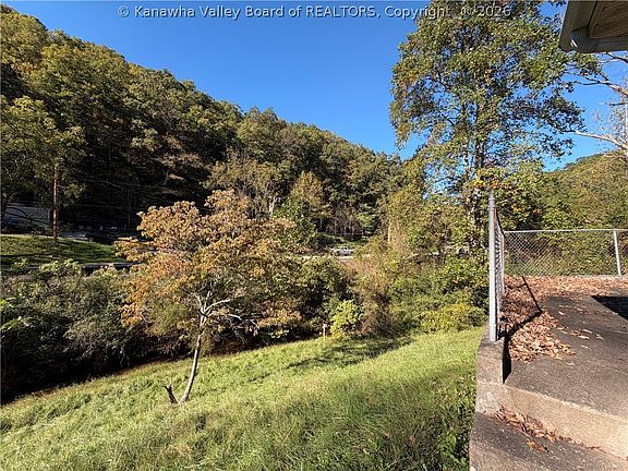 35th image of 1158 Amma Rd