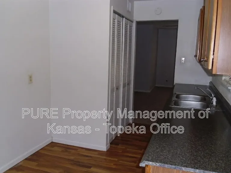 2333 SW Moundview Dr — Photo 6