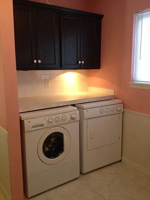 ALL Appliances Included Gorgeous 2 Bedroom 1.5 Bathroom Townhouse w/ Swimming Pool on site!! — Photo 3