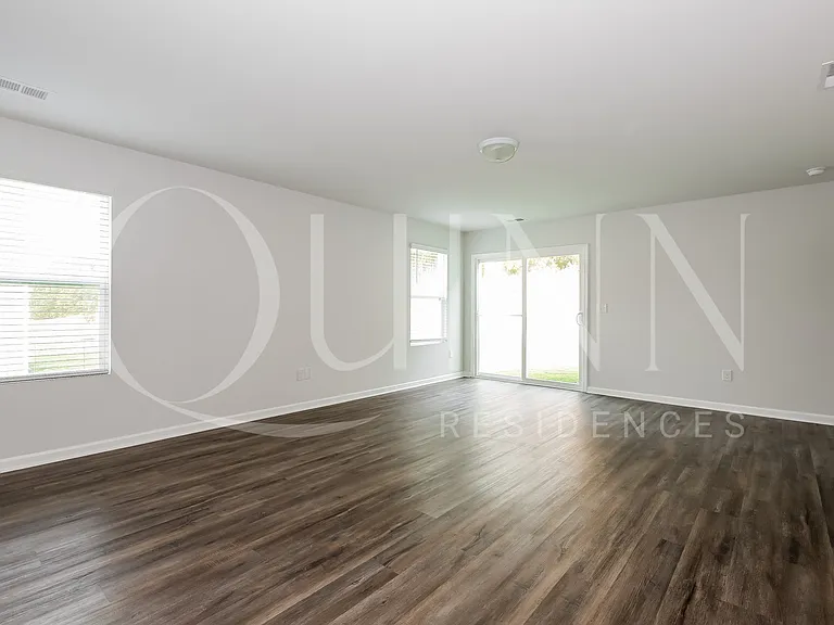 Tyger Pointe — Photo 36
