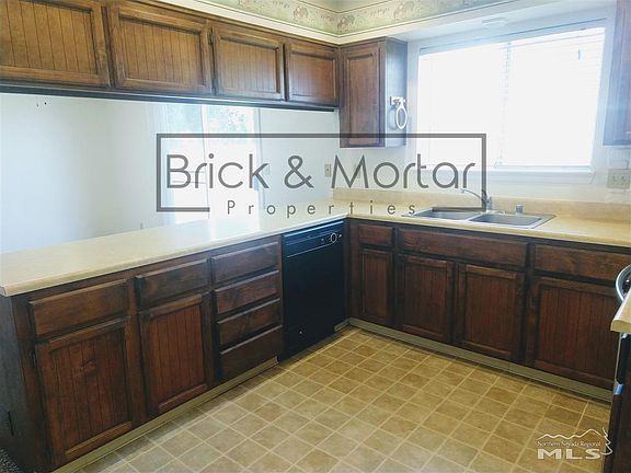4th image of 2270 Meadowbrook Ln