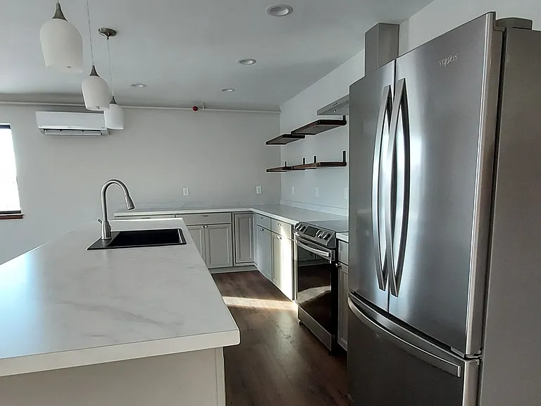 451 Cherry Ave — Photo 3