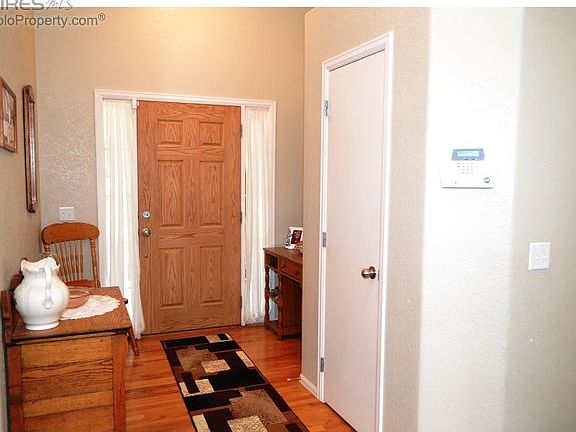 Large Entry/Wood Floors