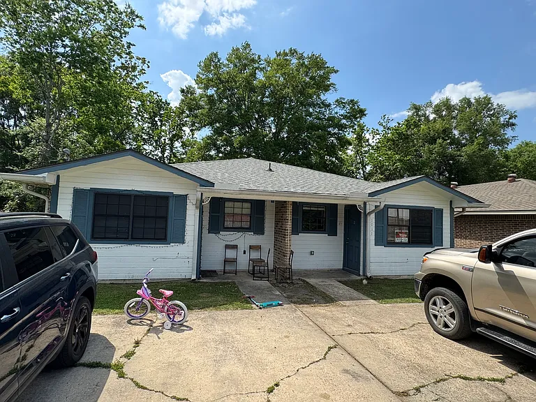 1011 Seville Ave #B — Photo 1