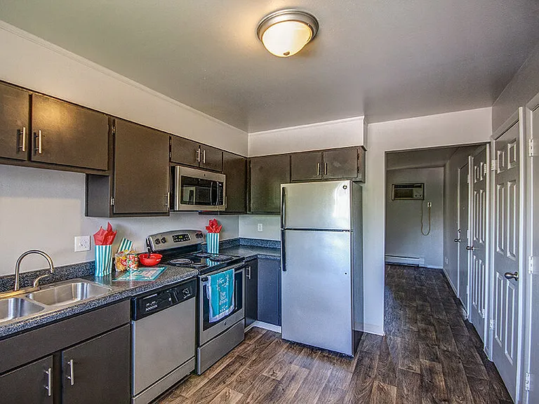 Franklin Flats — Photo 2