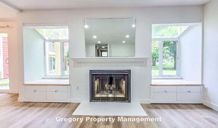 15802 Leary Way — Photo 12