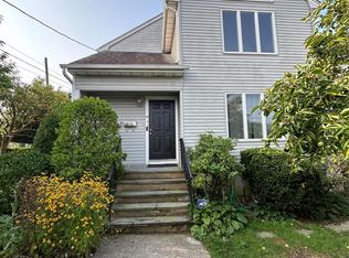14 2nd St APT 2, Glen Cove, NY 11542