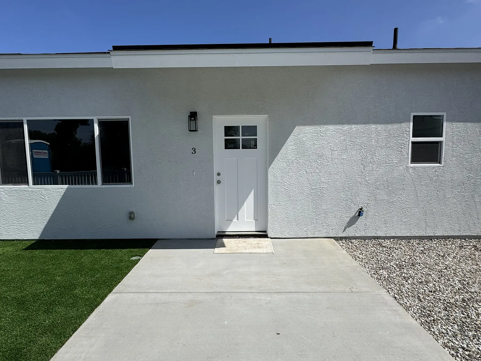 3 bed, 987 sqft, $3,250 — Photo 1