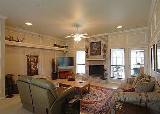 3rd image of 1524 Gunnison Trl
