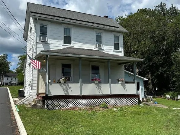 20 Jewel St, Roseto, PA 18013