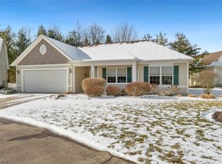 26890 Saint James Ct, Olmsted Falls, OH 44138