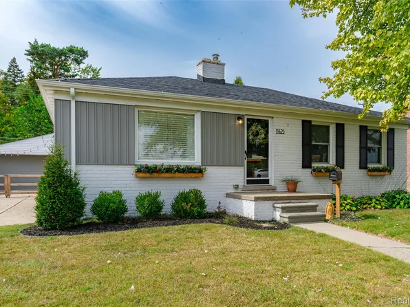 11425 Merriman Rd, Livonia, MI 48150