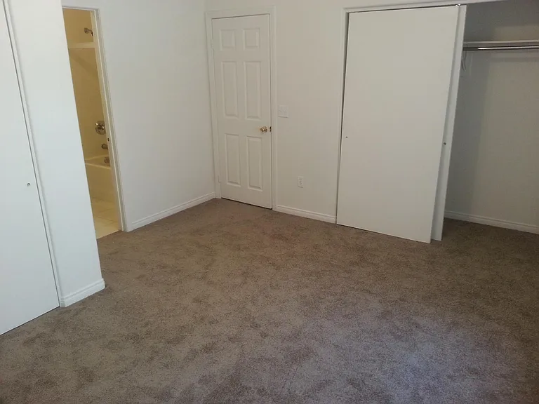 28160 Landau Blvd — Photo 8