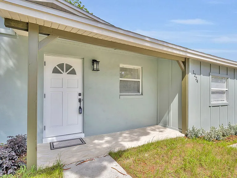 1224 Helen St — Photo 5