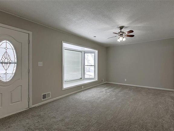 2nd image of 3035 S 46th St