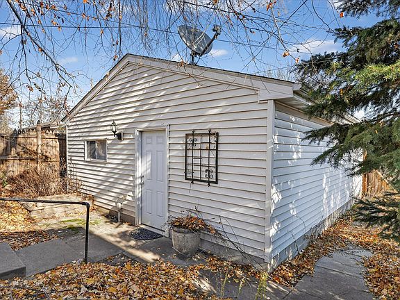 5th image of 2946 Morgan Ave N