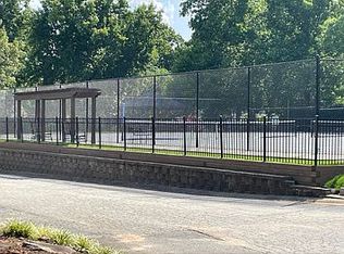 302 Park Ridge Cir, Marietta, GA 30068