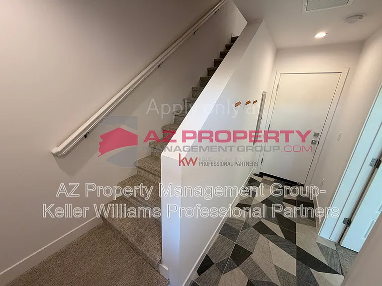 825 N 9th Ave #12 — Photo 8