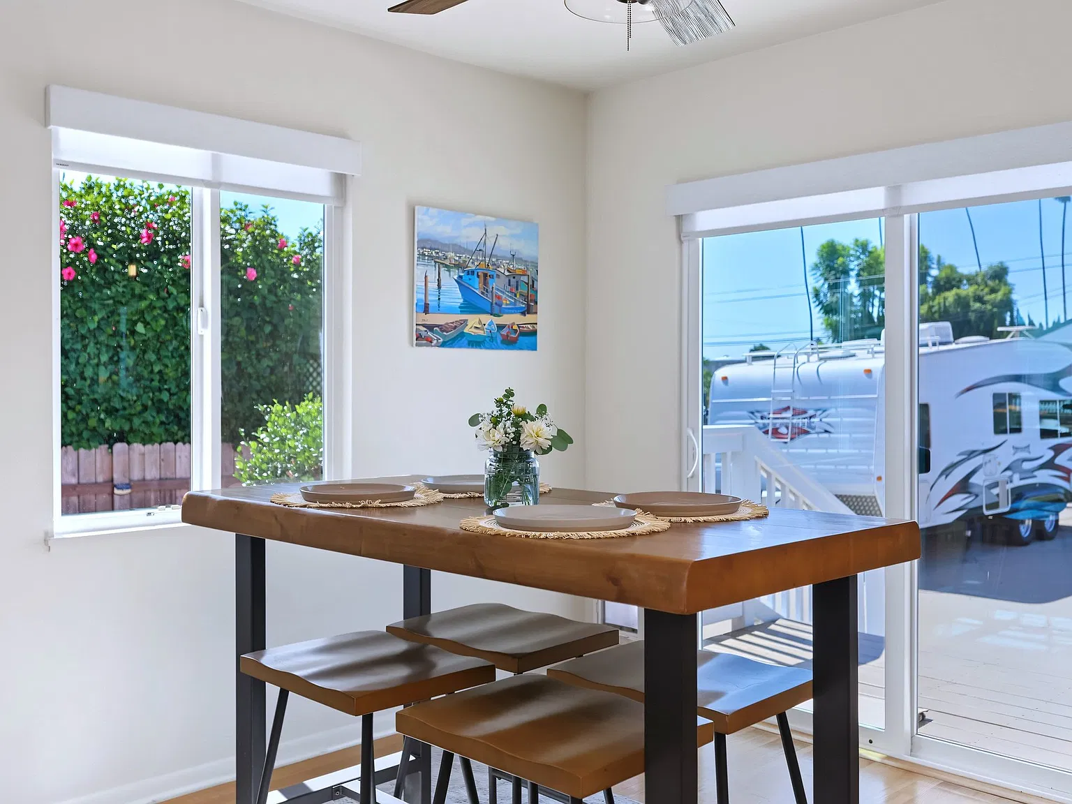 3 bed, 1144 sqft, $4,695 — Photo 3