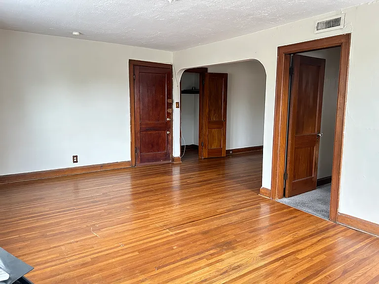 1385 Northwest Blvd #C — Photo 4