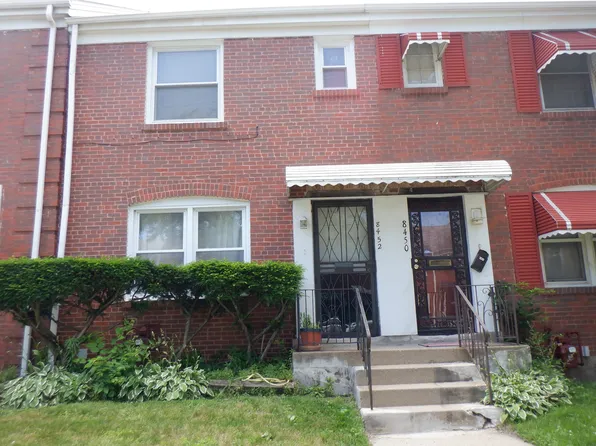 8452 S Bennett Ave, Chicago, IL 60617