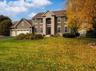 8227 Enclave Cv, Woodbury, MN 55125