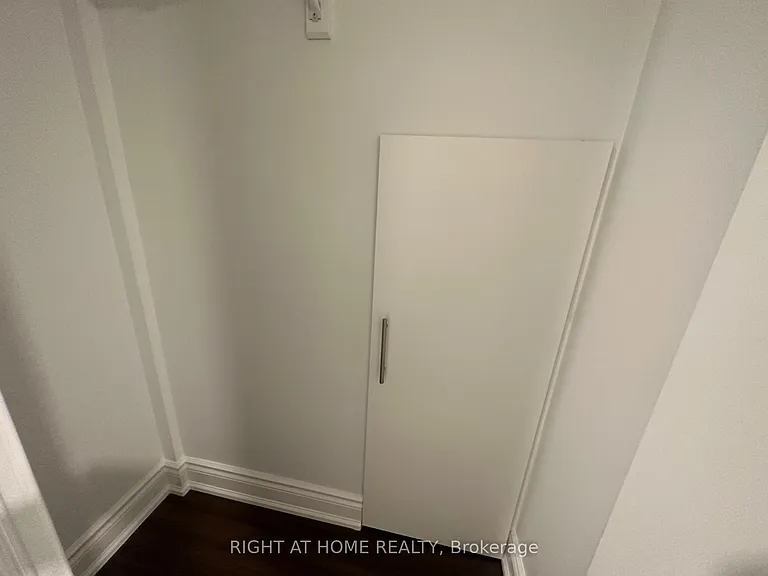 481 Bergamot Ave — Photo 24