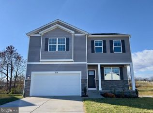 319 Eclipse St, Charles Town, WV 25414