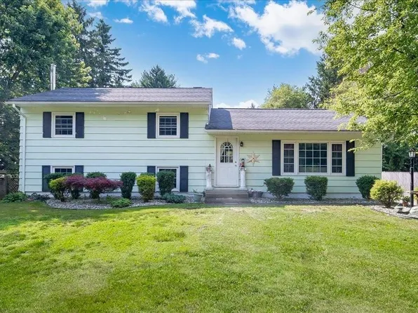 121 Robinson Lane, Wappingers Falls, NY 12590