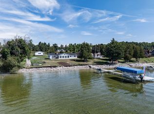 449 Cedar Dr, Indian River, MI 49749