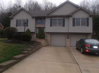 325 Dogwood Dr, Delmont, PA