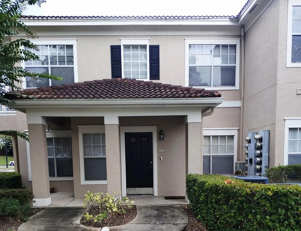 2325 Arbor Lakes Cir — Photo 1
