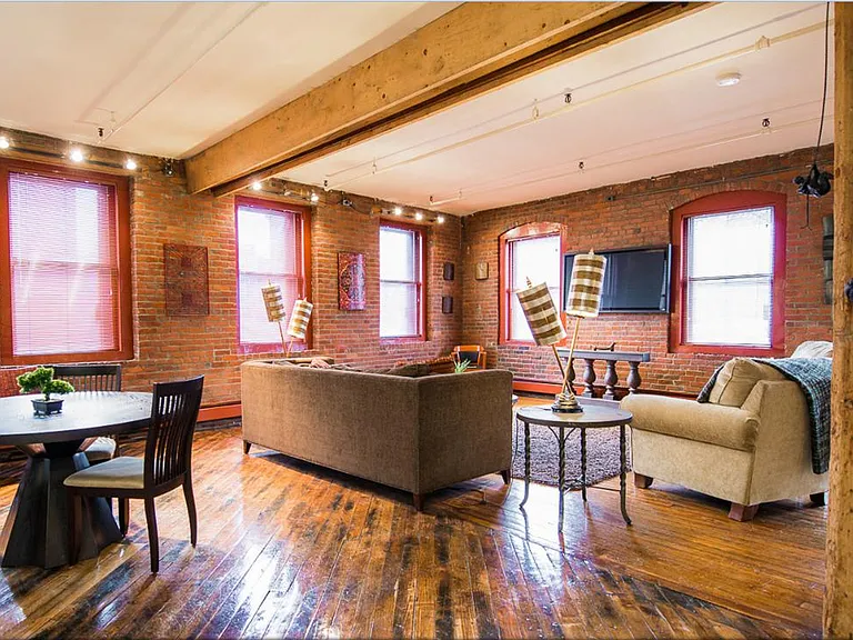 Living in Corner Loft