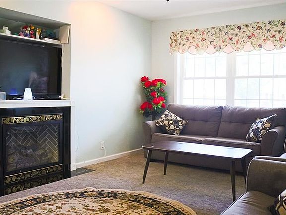5th image of 132 Beechwood Ave