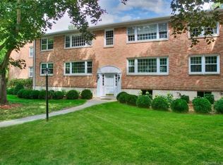 143 Heritage Hill Rd APT A, New Canaan, CT 06840