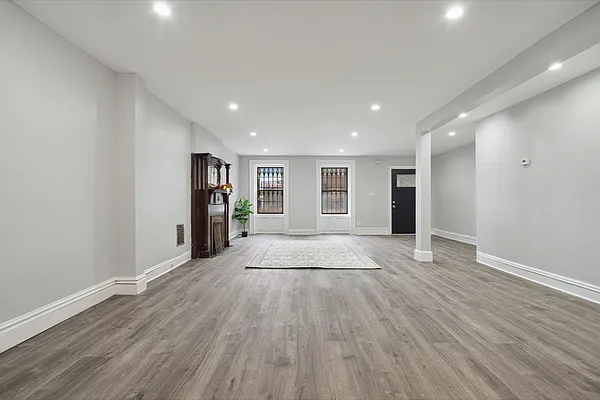 Rented by Compass | media 17