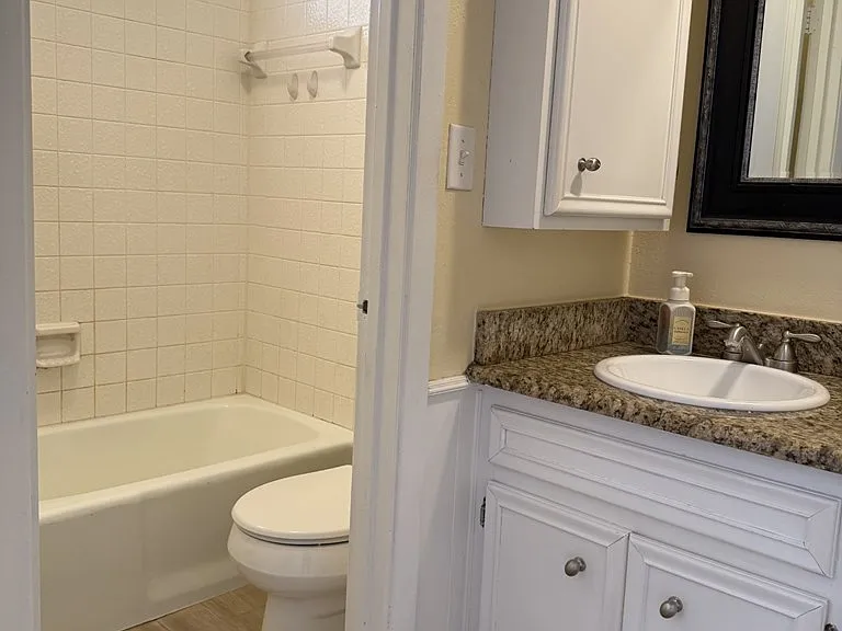 4211 Russell Dr — Photo 26