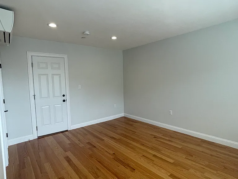 325 Newport Ave #34 — Photo 7