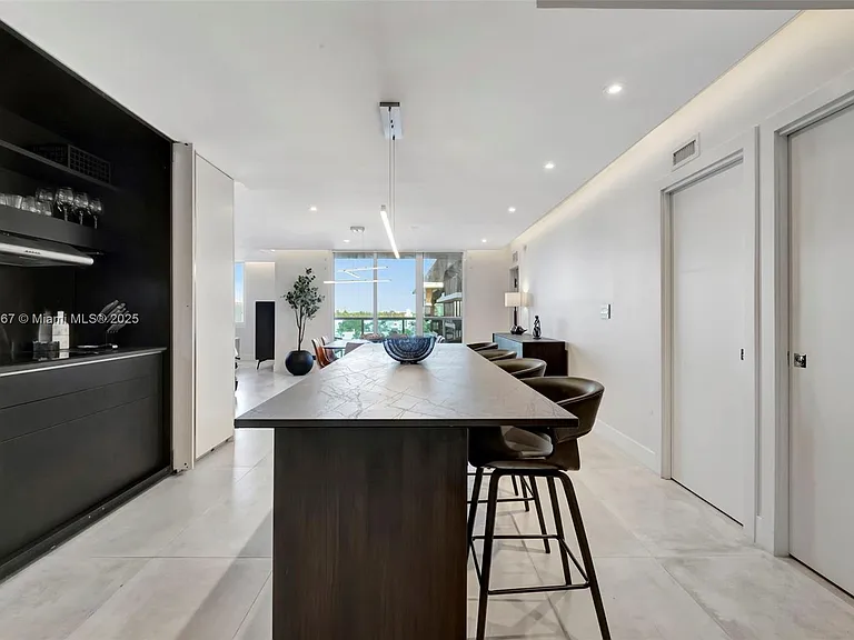 2301 Collins Ave #634 — Photo 27
