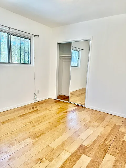 3 bed, 1.5 bath, 900 sqft, $3,595 — Photo 3