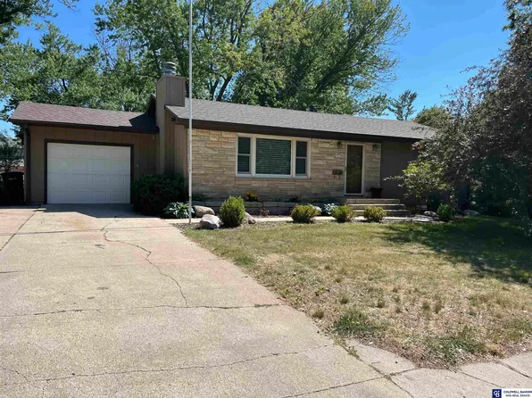 9 Fairview Dr, York, NE 68467