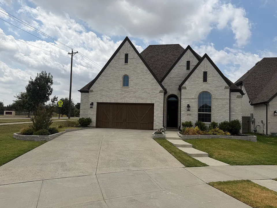 1705 Trellis Dr