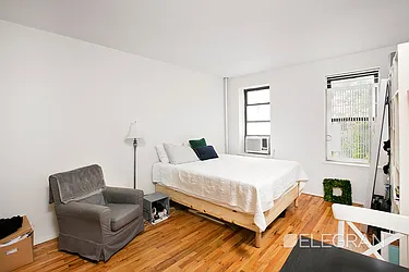 Rented by (Legacy) Elegran