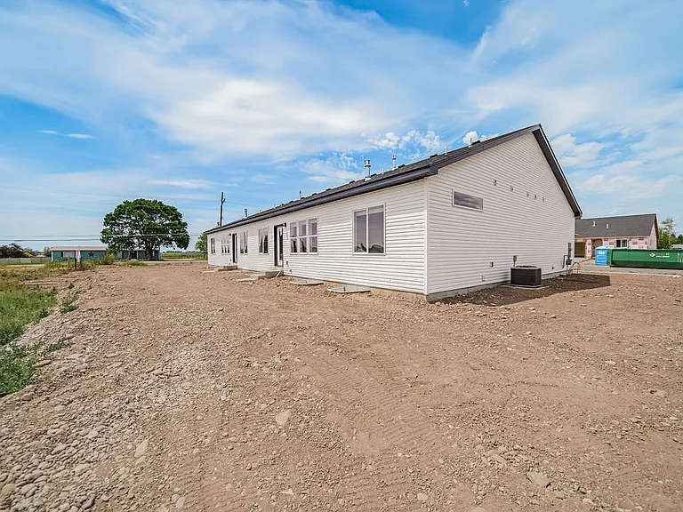485 E River Ln — Photo 75