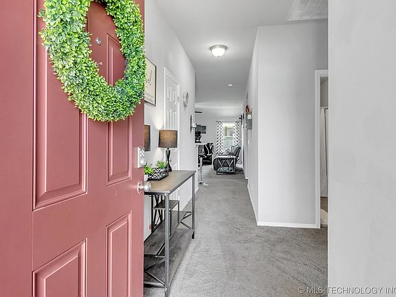 3rd image of 25154 E 91st Pl S