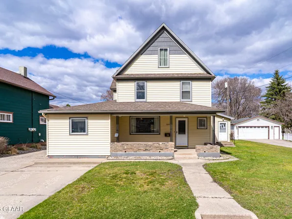 109 E 8th St, Crookston, MN 56716