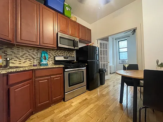 Rented by Hagstrom Management Inc | media 25